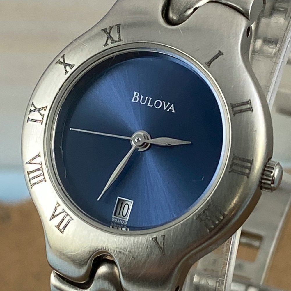 Vintage Bulova Brushed Silver Brilliant Blue Dial